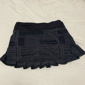 Lululemon black & grey tennis skirt sz 4